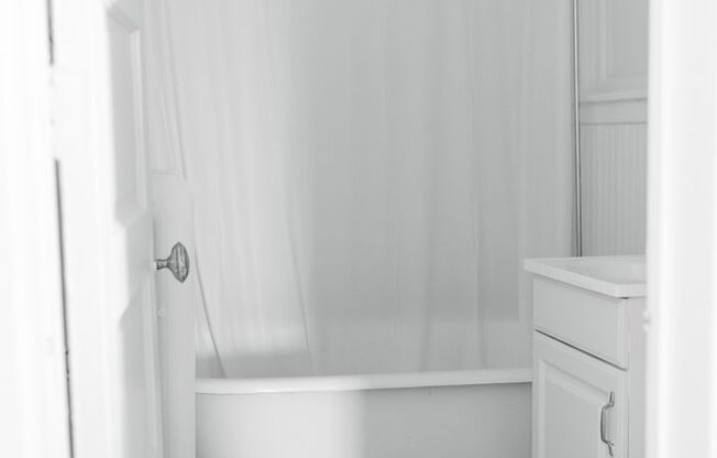 Studio, 1 bath, 461 sqft, $950, Unit 307-47