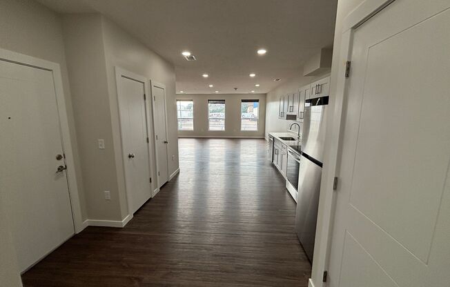 Studio, 1 bath, 660 sqft, $1,495, Unit 424 - S738