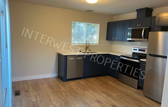 2 beds, 1 bath, 840 sqft, $1,995