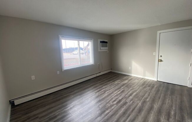 2 beds, 1 bath, 700 sqft, $695, Unit 1215 18th St #07