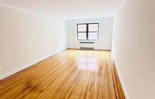 1 bed, 1 bath, $2,000, Unit APARTMENT 6D