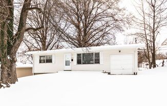 Cozy 2 Bedroom, 1 Bathroom Home