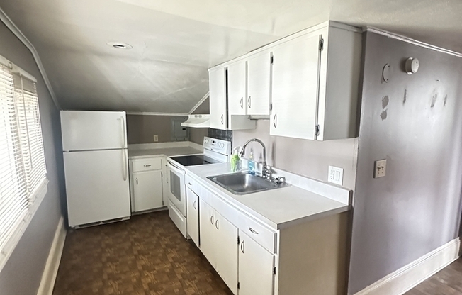 1411 B CENTRAL BLVD