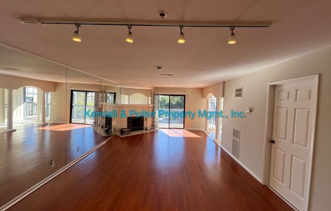 Quiet and Private Near Seabright Beach 2BR/2.5BA