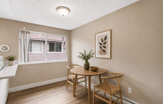2 beds, 1 bath, 800 sqft, $1,195, Unit 431-01-15