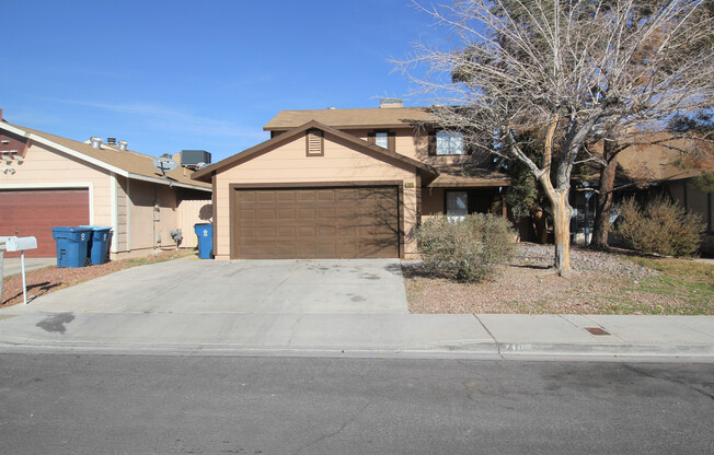 Gorgeous 3Bed/2.5Bath/Pool/Spa, 2-Story Home located in the NW part of the valley