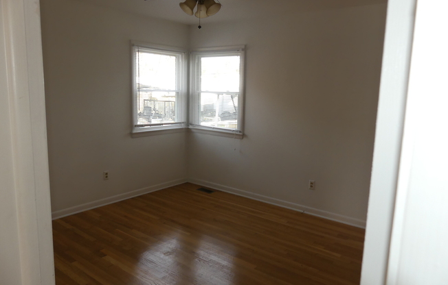 3 beds, 1 bath, $1,400