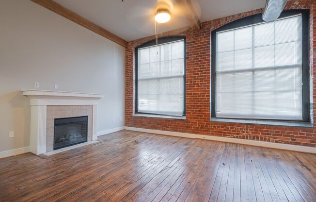 2 beds, 2 baths, 860 sqft, $1,350, Unit 405