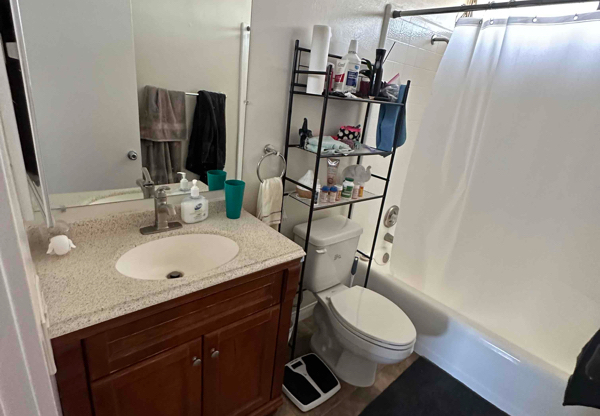 2 beds, 1 bath, $2,700