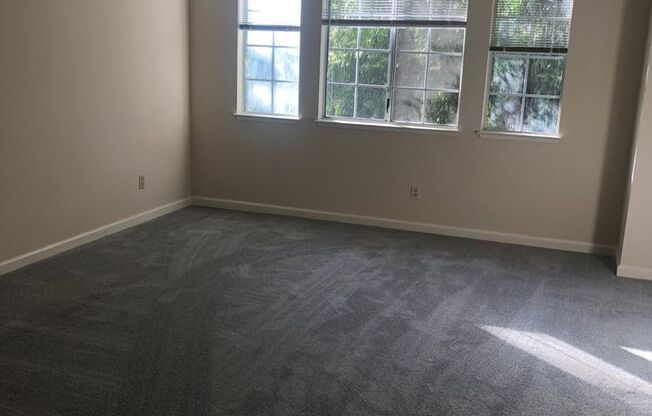 Desirable 3 Bedroom Townhouse on the Southside of Livermore