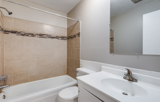 2 beds, 1 bath, 720 sqft, $1,199, Unit 1041105