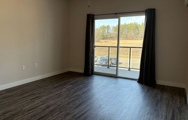 1 bed, 1 bath, 736 sqft, $1,525, Unit 4880-103