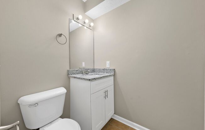 2 beds, 1.5 baths, 900 sqft, $995, Unit 644 1E