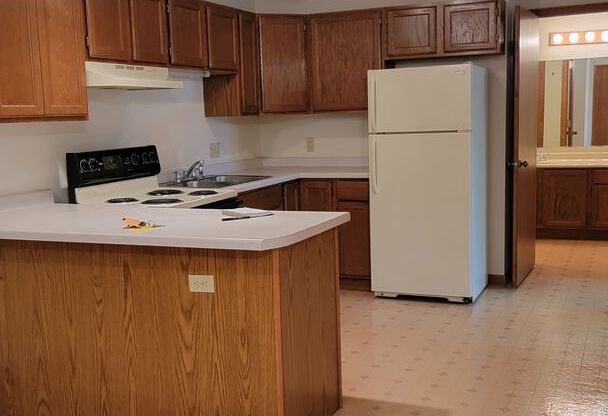 2 beds, 1 bath, $995