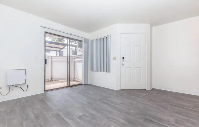 2 beds, 1 bath, 700 sqft, $899, Unit 197