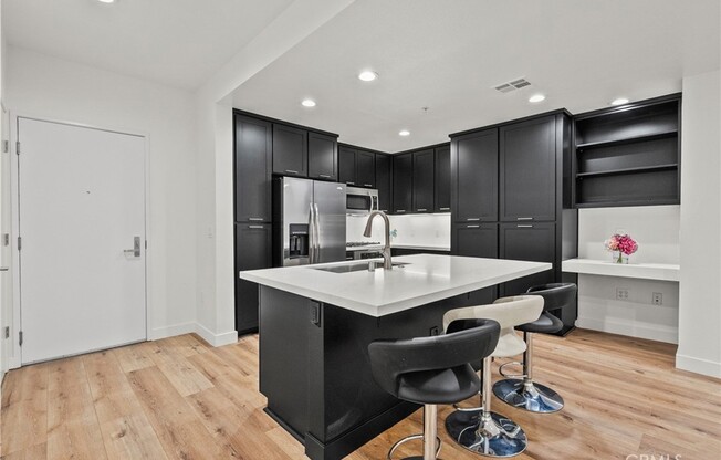 2 beds, 2 baths, 1,050 sqft, $3,250, Unit 206