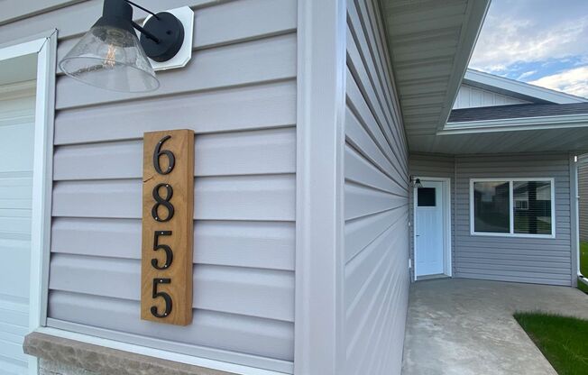 NEW CONSTRUCTION - MODERN LIVING: 3 bdrm/2 bath