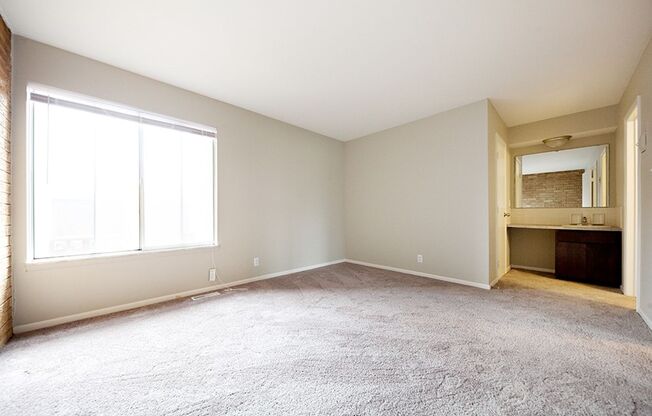 1 bed, 1 bath, 742 sqft, $930, Unit 2018