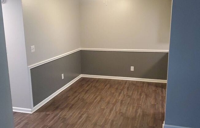 2 beds, 1.5 baths, 935 sqft, $910, Unit 7802-203