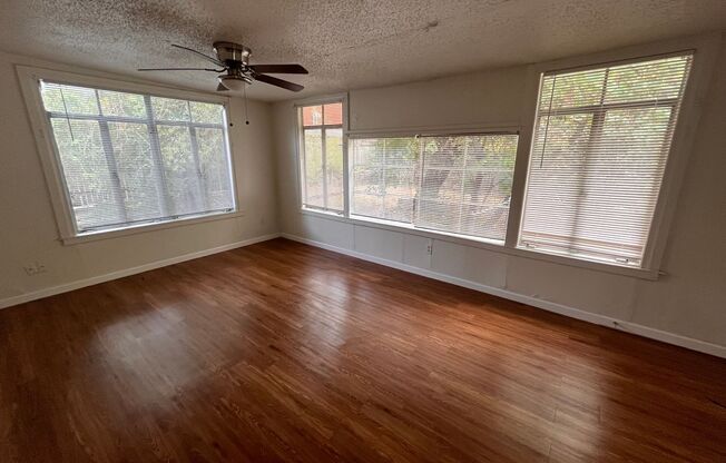 3 beds, 1 bath, $2,800