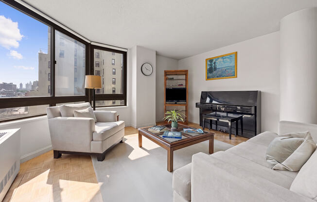 1 bed, 1 bath, 742 sqft, $5,995, Unit 10Z