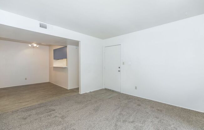 2 beds, 1 bath, 899 sqft, $1,262, Unit 1146