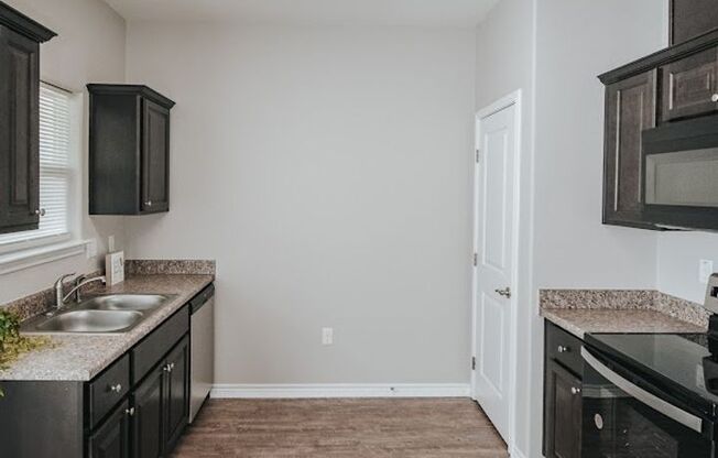 2 beds, 2 baths, $1,595