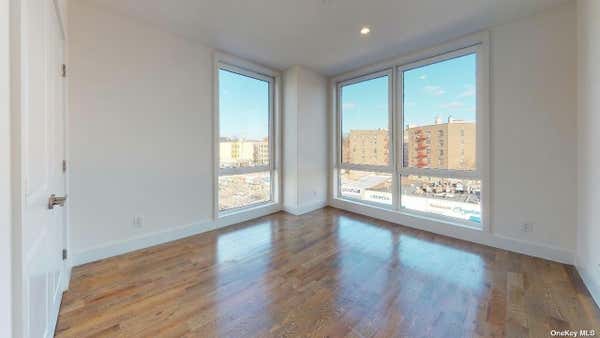 2 beds, 2 baths, $3,600, Unit PH6I