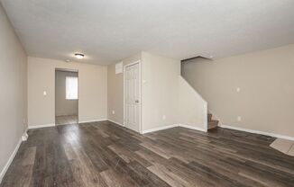 2 BEDS 1.5 BATH CONDO IN WARRENSVILLE HEIGHTS!