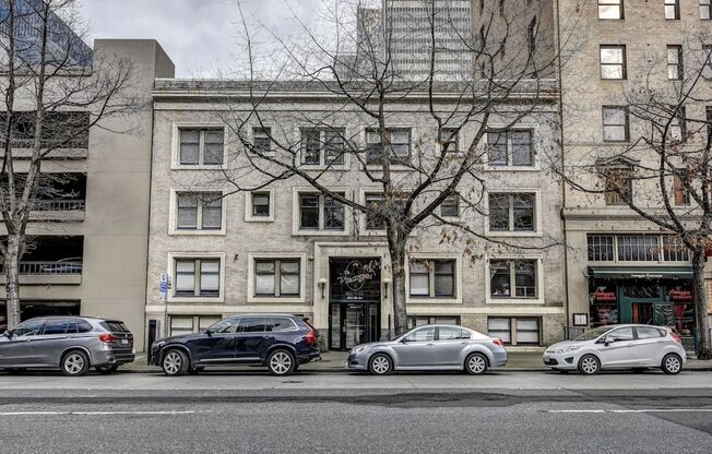 1 bed, 1 bath, 475 sqft, $1,595, Unit Unit 05