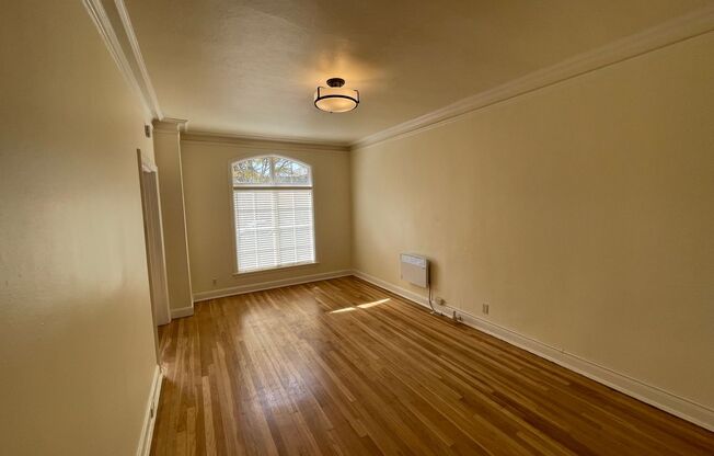 2709 Dwight Way