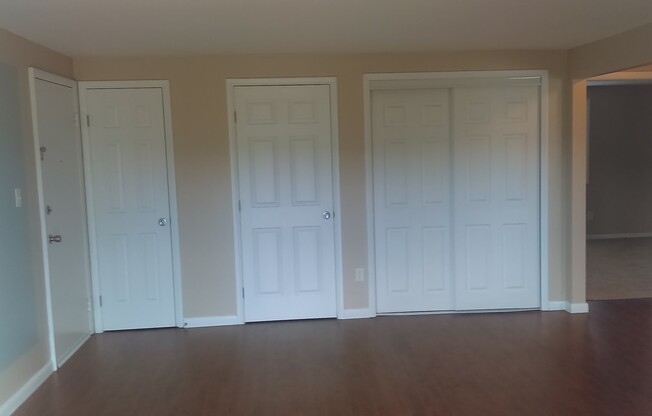 1 bed, 1 bath, 750 sqft, $1,165, Unit C07