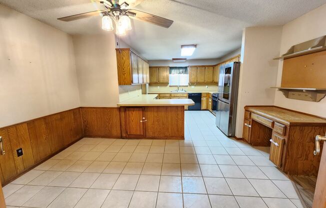 3 beds, 2 baths, $1,495