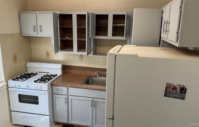 2 beds, 1 bath, 721 sqft, $2,650, Unit 30G22
