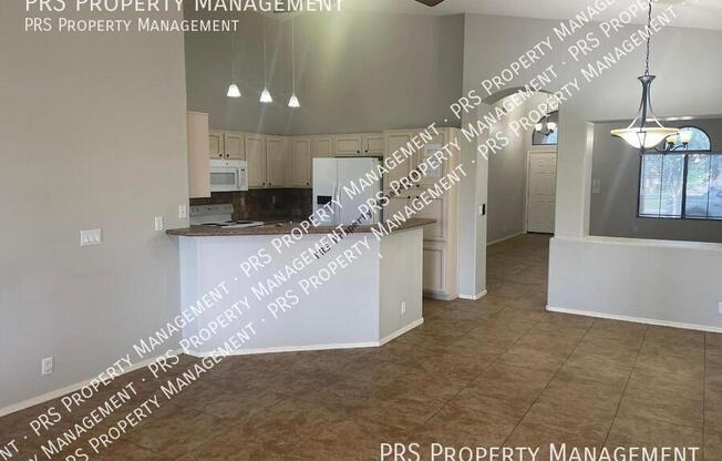 2152 W MYRTLE DR