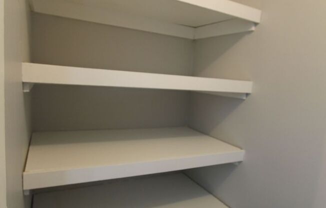 1 bed, 1 bath, 750 sqft, $985, Unit 10715-4