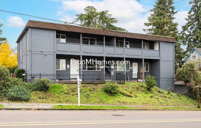 Updated 2BR in the Heart of Oregon City - NEW PHOTOS