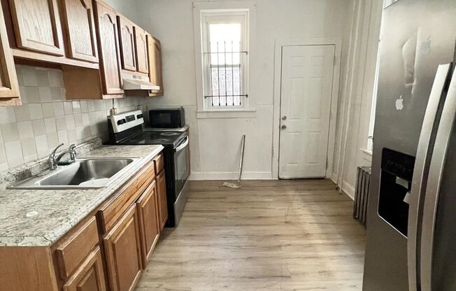 3 beds, 1 bath, $1,200