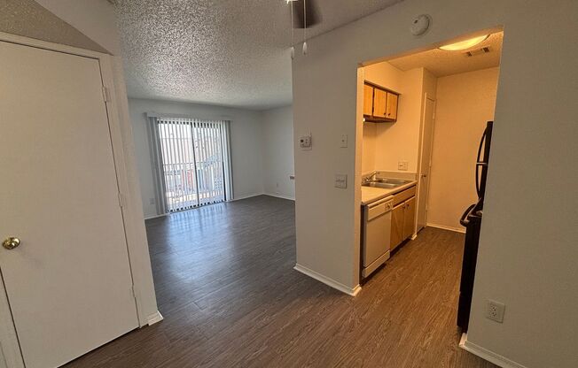 1 bed, 1 bath, 527 sqft, $710