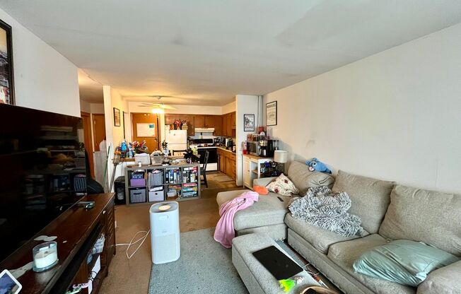 1 bed, 1 bath, $1,015, Unit 27