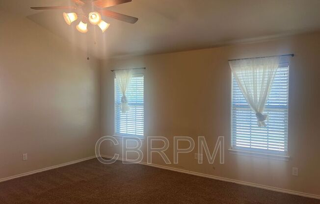 4 beds, 2 baths, 1,922 sqft, $1,875