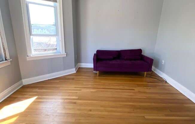 2 beds, 1 bath, $1,325