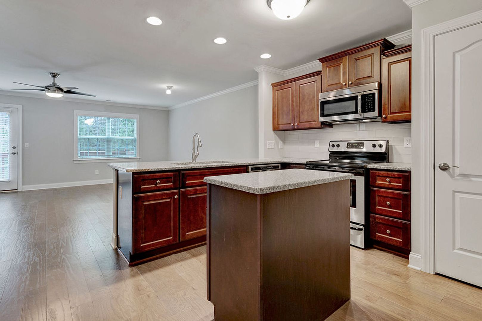 Perfect Location – Gorgeous 4BR/4BA Townhome in Villages of Apex, 1 mile to DT Apex!