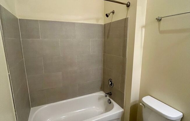 Studio, 1 bath, 653 sqft, $1,099, Unit 407 Unit 203