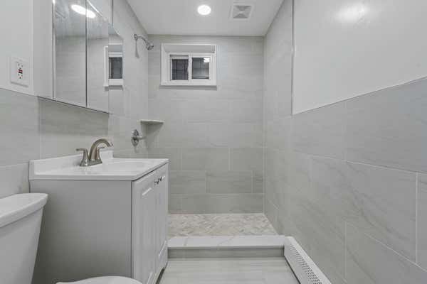 1 bed, 1 bath, 550 sqft, $2,300