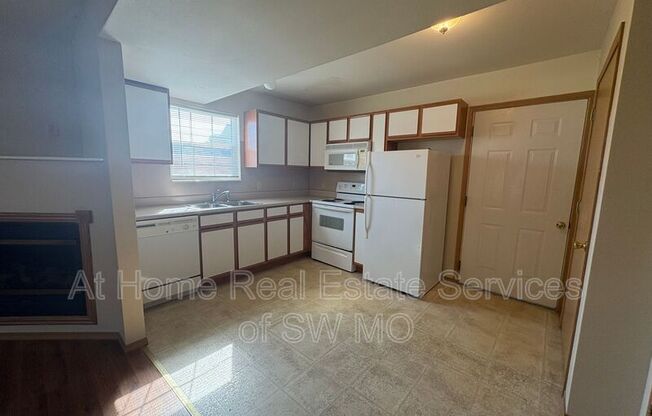 1502 W FROSTY