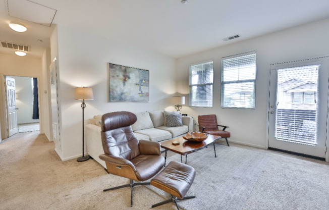 16912 Laurel Hill Ln