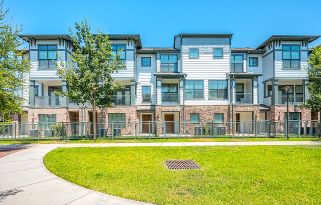Welcome to Townhomes at Woodmill Creek
