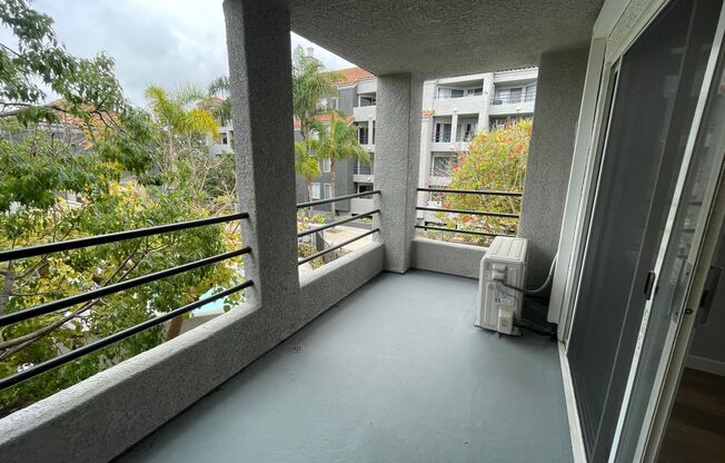 1 bed, 1 bath, 495 sqft, $2,740, Unit B-208