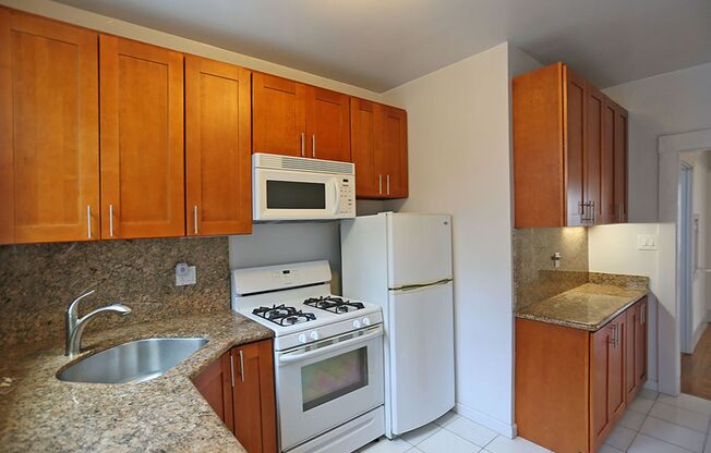 2 beds, 1 bath, $2,995, Unit # 31